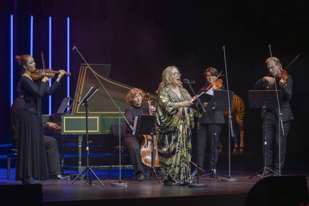 Performance by Kathy Kelly Camerata Musikus with Milko Kersten during the 18th HOPE Gala at the Schauspielhaus Dresden. The HOPE Gala Dresden is a benefit event that supports the HOPE Cape Town children’s project in South Africa in its commitment to the health, development, and education of children and young adults in the townships around Cape Town