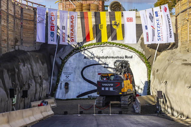 Construction Begins on the Pfaffensteig Tunnel in Stuttgart The 11-kilometer-long rail tunnel is part of the Stuttgart 21 project and, starting in 2033, will connect the Gäubahn line toward Zurich with the airport and, thus, with the new central station. Construction costs are currently estimated at 2.5 billion euros. Th