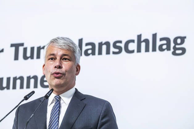 Construction Begins on the Pfaffensteig Tunnel in Stuttgart Steffen Bilger (CDU), Federal Minister of Transportation The 11-kilometer-long rail tunnel is part of the Stuttgart 21 project and, starting in 2033, will connect the Gäubahn line toward Zurich with the airport