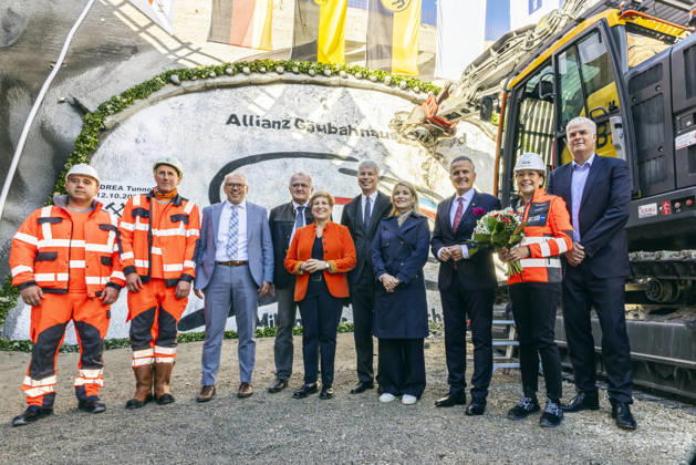 Groundbreaking for the Pfaffensteig Tunnel in Stuttgart. From right: Stefan Kratochwill, Chairman of the Executive Bo