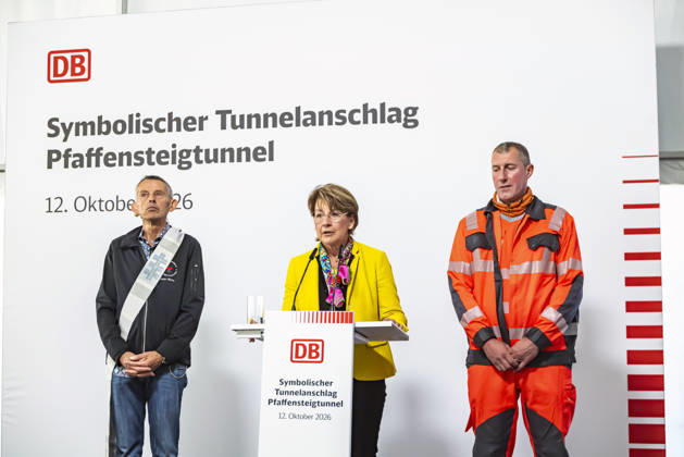 Construction Begins on the Pfaffensteig Tunnel in Stuttgart: Tunnel patron Andrea Klett Eininger with S21 chaplain Peter Maile and tunnel foreman Jens Straube. The 11-kilometer-long rail tunnel is part of the Stuttgart 21 pr