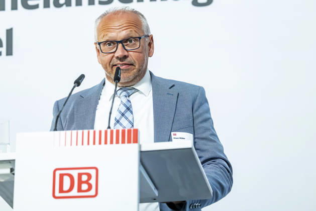Construction Begins on the Pfaffensteig Tunnel in Stuttgart Klaus Müller, Chairman of the Executive Board of DB PSU GmbH The 11-kilometer-long rail tunnel is part of the Stuttgart 21 project and, starting in 2033, will connect the Gäubahn line toward Zurich