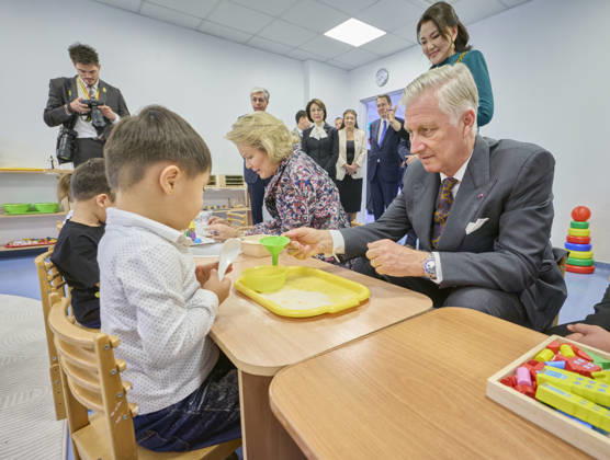 Belgian Royal Couple s State Visit to Central Asia - Day 2 - Kazakhstan King Philippe of Belgium and Queen Mathilde visit the National Center for Children’s Rehabilitation in Astana, Kazakhstan on October 12, 2026, during the first day of their official visit, where Queen Mathilde, a trained logopedist, interacts with children in the Montessori logopedic department. Photo by Olivier Polet ABACAPRESS.COM Astana Kazakhstan Copyright: xPoletxOlivier ABACAx