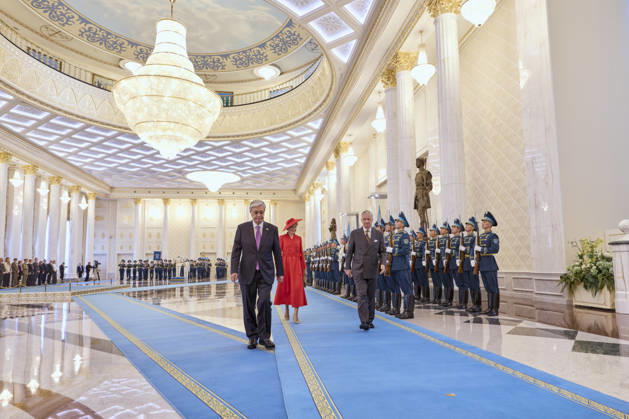 Belgian Royal Couple s State Visit to Central Asia - Day 2 - Kazakhstan King Philippe of Belgium and Queen Mathilde attend an official welcome ceremony at the presidential palace in Astana, Kazakhstan on October 12, 2026, during the first day of their official visit, greeted by President Kassym-Jomart Tokayev. Photo by Olivier Polet ABACAPRESS.COM Astana Kazakhstan Copyright: xPoletxOlivier ABACAx