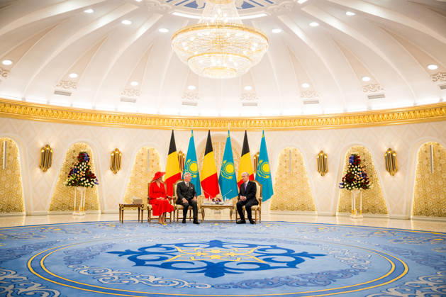 Belgian Royal Couple s State Visit to Central Asia - Day 2 - Kazakhstan King Philippe of Belgium and Queen Mathilde attend an official welcome ceremony at the presidential palace in Astana, Kazakhstan on October 12, 2026, during the first day of their official visit, greeted by President Kassym-Jomart Tokayev. Photo by Olivier Polet ABACAPRESS.COM Astana Kazakhstan Copyright: xPoletxOlivier ABACAx