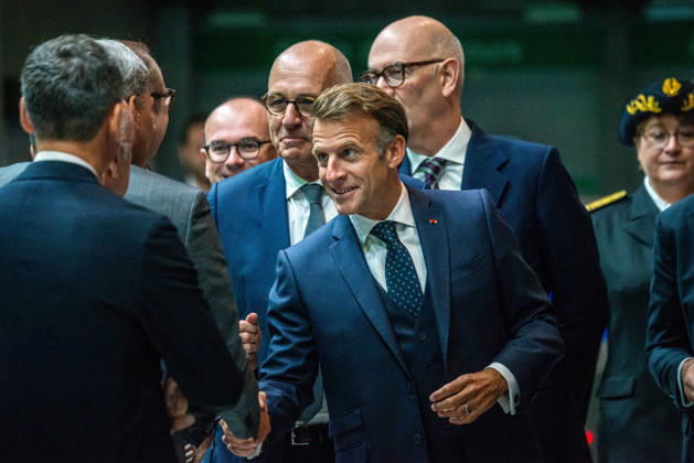 President Macron at Paris Motor Show - Paris French President Emmanuel Macron walks through the aisles of the Paris Motor Show 2026 in Paris, France on October 12, 2026. Photo by Denis Prezat ABACAPRESS.COM Paris France  Copyright: xPrezatxDenis ABACAx