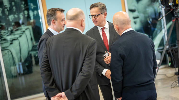 Federal Health Minister Karsten Linnemann speaking with journalists, with Paul Ziemiak, at the CDU Germany Executive Committee Retreat in Berlin, October 2026, Berlin, Berlin, Germany, Konrad Adenauer House