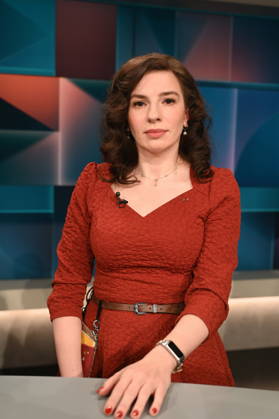 Journalist and author Marina Weisband appeared as a guest on the ARD talk show *Hart aber Fair* to discuss the topic Strong Extremes, Weak Center: Will It Stay This Way?