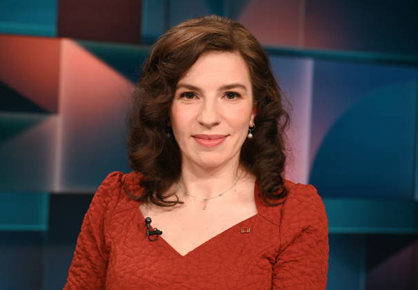 Journalist and author Marina Weisband appeared as a guest on the ARD talk show *Hart aber Fair* to discuss the topic Strong Extremes, Weak Center: Will It Stay This Way?