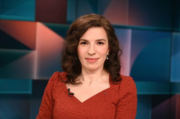 Journalist and author Marina Weisband appeared as a guest on the ARD talk show *Hart aber Fair* to discuss the topic Strong Extremes, Weak Center: Will It Stay This Way?