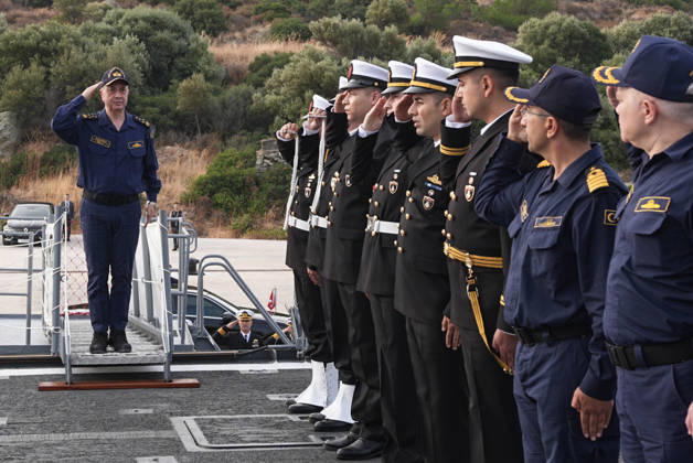 NUSRET-2026 Invitational Exercise continues in Turkiye s Izmir IZMIR, TURKIYE - OCTOBER 13: Turkish Naval Forces Commander Admiral Ercument Tatlioglu (L) is welcomed aboard TCG Salihreis, the flagship of the NUSRET-2026 Invitation Exercise, during Distinguished Visitors Day activities off the coast of Foca, Izmir, Turkiye, on October 13, 2026. The exercise, hosted by Turkiye, involves naval and air assets from NATO and Turkish Naval Forces, Air Force and Coast Guard Command, with observers from various countries, and is being held in the Gulf of Izmir and off the coast of Karadeniz Eregli. Mahmut Serdar Alakus Anadolu Izmir Turkey. Editorial use only. Please get in touch for any other usage. Copyright: x2026xAnadoluxMahmutxSerdarxAlakusx