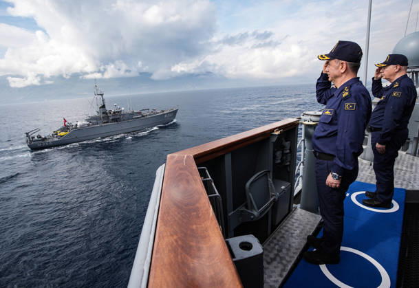 NUSRET-2026 Invitational Exercise continues in Turkiye s Izmir IZMIR, TURKIYE - OCTOBER 13: Naval vessels participating in the NUSRET-2026 Invitation Exercise salute Turkish Naval Forces Commander Admiral Ercument Tatlioglu aboard the flagship during Distinguished Observer Day activities off the coast of Foca, Izmir, Turkiye, on October 13, 2026. Hosted by Turkiye and conducted by the Turkish Naval Forces Mine Fleet Command, the exercise involves naval and air assets from NATO and Turkiye, as well as the Turkish Coast Guard, with observers from various countries. Mahmut Serdar Alakus Anadolu Izmir Turkey. Editorial use only. Please get in touch for any other usage.  Copyright: x2026xAnadoluxMahmutxSerdarxAlakusx
