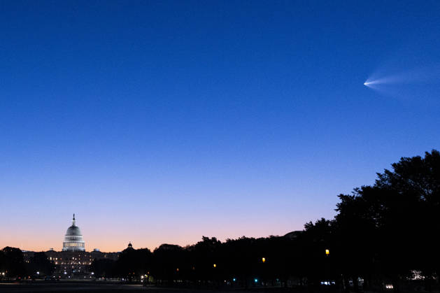 SpaceX Rocket over the Capitol UNITED STATES - OCTOBER 13: The SpaceX CRS-35 cargo resupply mission passes over the U.S. Capitol in Washington on Tuesday, October 13, 2026. The Falcon 9 rocket lifted off from Cape Canaveral to resupply the International Space Station. (Bill Clark CQ Roll Call) Washington DC United States EDITORIAL USE ONLY Copyright: x 2026xCQxRollxCallx BillxClarkx rollcallpix173197