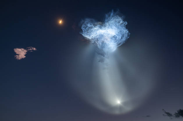 The exhaust plumes of a SpaceX Falcon 9 rocket carrying the company’s Dragon spacecraft are seen illuminated by sunlight against the predawn sky during the launch of NASA’s SpaceX CRS-35 mission on Tuesday, Oct. 13, 2026, as seen from Cocoa Beach, Florida. Also visible is the Falcon 9 rocket’s first stage performing its reentry burn to prepare for landing at Landing Zone 40 at Cape Canaveral Space Force Station. The mission lifted off at 6:33 a.m. EDT from Space Launch Complex 40 at Cape Canaveral Space Force Station, carrying scientific experiments, supplies, and equipment to the International Space Station on SpaceX’s 35th commercial resupply mission for NASA. The rocket’s exhaust plumes, illuminated by sunlight against the predawn sky,  Copyright: xNASAxviaxBestimagexNASAxviaxBestimagex