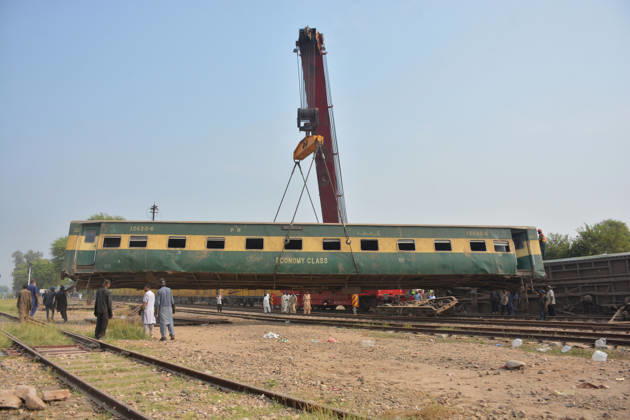 7 killed, 40 injured as passenger train derails in Pakistan MULTAN, PAKISTAN - OCTOBER 13: Rescue workers search for victims following the derailment of the Rehman Baba Express passenger train on the outskirts of Multan, Pakistan, on October 13, 2026. At least seven people were killed and 40 others injured when a passenger train derailed in Pakistan s eastern Punjab province early Tuesday, local media reported. Muhammad Reza Anadolu Multan Pakistan. Editorial use only. Please get in touch for any other usage.  Copyright: x2026xAnadoluxMuhammadxRezax