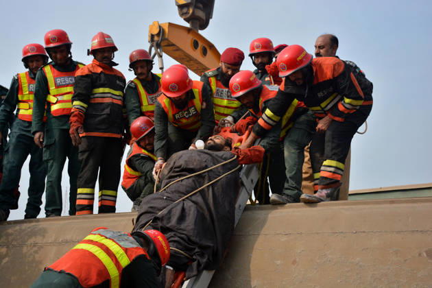 7 killed, 40 injured as passenger train derails in Pakistan MULTAN, PAKISTAN - OCTOBER 13: Rescue workers search for victims following the derailment of the Rehman Baba Express passenger train on the outskirts of Multan, Pakistan, on October 13, 2026. At least seven people were killed and 40 others injured when a passenger train derailed in Pakistan s eastern Punjab province early Tuesday, local media reported. Muhammad Reza Anadolu Multan Pakistan. Editorial use only. Please get in touch for any other usage.  Copyright: x2026xAnadoluxMuhammadxRezax