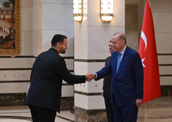 Turkish President Recep Tayyip Erdogan ANKARA, TURKIYE - OCTOBER 13: El Salvador s Ambassador to Turkiye, Eduardo Alfonso G. Grande (L) presents his letters of credence to Turkish President Recep Tayyip Erdogan (R), as Erdogan receives the ambassadors of India, Mali, Netherlands, El Salvador and Nigeria at the Presidential Complex, in Ankara, Turkiye on October 13, 2026. Mehmet Ali Ozcan Anadolu Ankara Turkey. Editorial use only. Please get in touch for any other usage.  Copyright: x2026xAnadoluxMehmetxAlixOzcanx
