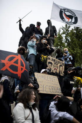 High school students blockade schools in Strasbourg over education policies STRASBOURG, FRANCE - OCTOBER 13: High school students stage blockades outside a school as part of protests over educational policies in Alsace region, in Strasbourg, France on October 13, 2026. Students organized blockades across several high schools in Alsace ahead of scheduled rallies in Strasbourg and Mulhouse, reflecting growing dissatisfaction among youth over education issues. Elyxandro Cegarra Anadolu Strasbourg France. Editorial use only. Please get in touch for any other usage.  Copyright: x2026xAnadoluxElyxandroxCegarrax