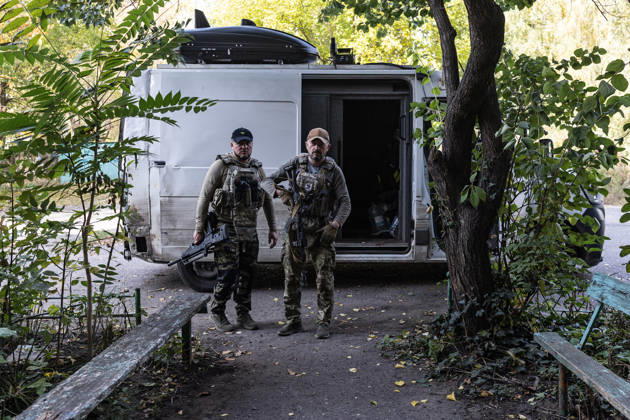 Police unit White Angels facilitates safe evacuation for family in war-torn Ukraine KRAMATORSK, UKRAINE - OCTOBER 13: The White Angels police unit evacuates a woman and her young daughter in the city of Kramatorsk, Ukraine, on October 13, 2026. Diego Herrera Carcedo Anadolu Kramatorsk Ukraine. Editorial use only. Please get in touch for any other usage.  Copyright: x2026xAnadoluxDiegoxHerreraxCarcedox