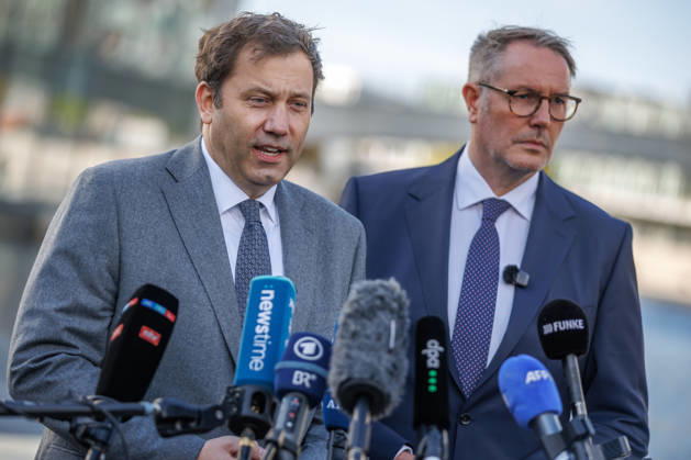 Alexander Schweitzer (SPD), Federal Minister of Labor and Social Affairs-designate, and Lars Klingbeil (SPD), Federal Minister of Finance, during a press statement; Alexander Schweitzer (SPD), Federal Minister of Labor and Social Affairs-designate, and Lars Klingbeil (SPD), Federal Minister of Finance, during a press statement in front of the Bundestag on Oc