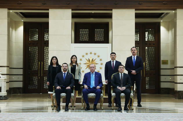 Turkish President Recep Tayyip Erdogan ANKARA, TURKIYE - OCTOBER 13: (----EDITORIAL USE ONLY - MANDATORY CREDIT - TURKISH PRESIDENCY MURAT KULA HANDOUT - NO MARKETING NO ADVERTISING CAMPAIGNS - DISTRIBUTED AS A SERVICE TO CLIENTS----) Turkish President Recep Tayyip Erdogan and El Salvador s Ambassador to Turkiye, Eduardo Alfonso G. Grande pose for a family photo after receiving the credentials of El Salvador s Ambassador to Turkiye during a ceremony at the Presidential Complex in Ankara, Turkiye on October 13, 2026. Tur Presidency Murat Kula Anadolu Ankara Turkey. Editorial use only. Please get in touch for any other usage.  Copyright: x2026xAnadoluxTurxPresidencyx xMuratxKulax
