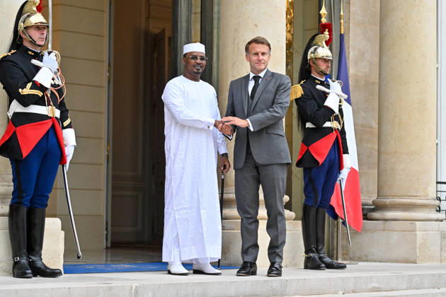 French President Emmanuel Macron welcomes Chadian President Mahamat Idriss Déby Itno to the Élysée Palace in Paris, France, on October 13, 2026. Christian Liewig Bestimage. French President Emmanuel Macron welcomes Chadian President Mahamat Idriss Déby Itno at the Élysée Presidential Palace in Paris on October 13, 2026. French President Emmanuel Macron hosts his Chadian counterpart, Mahamat Idriss Déby Itno, in Paris as the two rebuild ties nearly two years after N Djamena ordered French forces off its soil, officials said. Paris, France  Copyright: xChristianxLiewigx xBestimagexChristianxLiewigx xBestimagex