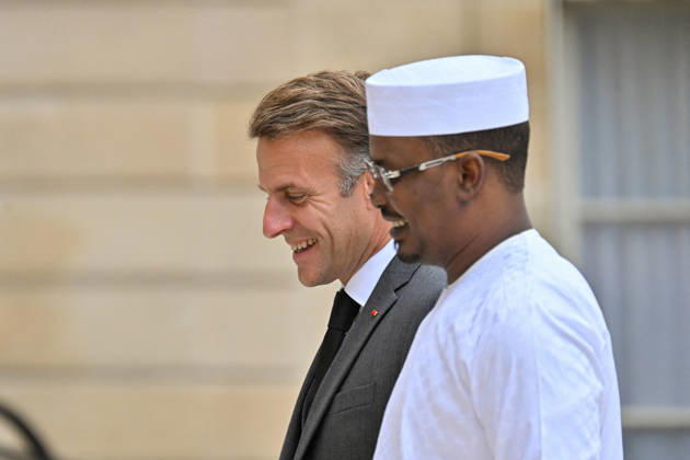 French President Emmanuel Macron welcomes Chadian President Mahamat Idriss Déby Itno to the Élysée Palace in Paris, France, on October 13, 2026. Christian Liewig Bestimage. French President Emmanuel Macron welcomes Chadian President Mahamat Idriss Déby Itno at the Élysée Presidential Palace in Paris on October 13, 2026. French President Emmanuel Macron hosts his Chadian counterpart, Mahamat Idriss Déby Itno, in Paris as the two rebuild ties nearly two years after N Djamena ordered French forces off its soil, officials said. Paris, France  Copyright: xChristianxLiewigx xBestimagexChristianxLiewigx xBestimagex