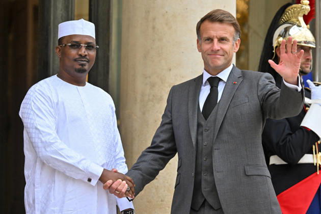 French President Emmanuel Macron welcomes Chadian President Mahamat Idriss Déby Itno to the Élysée Palace in Paris, France, on October 13, 2026. Christian Liewig Bestimage. French President Emmanuel Macron welcomes Chadian President Mahamat Idriss Déby Itno at the Élysée Presidential Palace in Paris on October 13, 2026. French President Emmanuel Macron hosts his Chadian counterpart, Mahamat Idriss Déby Itno, in Paris as the two rebuild ties nearly two years after N Djamena ordered French forces off its soil, officials said. Paris, France  Copyright: xChristianxLiewigx xBestimagexChristianxLiewigx xBestimagex