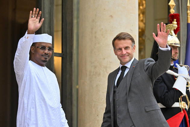 French President Emmanuel Macron welcomes Chadian President Mahamat Idriss Déby Itno to the Élysée Palace in Paris, France, on October 13, 2026. Christian Liewig Bestimage. French President Emmanuel Macron welcomes Chadian President Mahamat Idriss Déby Itno at the Élysée Presidential Palace in Paris on October 13, 2026. French President Emmanuel Macron hosts his Chadian counterpart, Mahamat Idriss Déby Itno, in Paris as the two rebuild ties nearly two years after N Djamena ordered French forces off its soil, officials said. Paris, France  Copyright: xChristianxLiewigx xBestimagexChristianxLiewigx xBestimagex