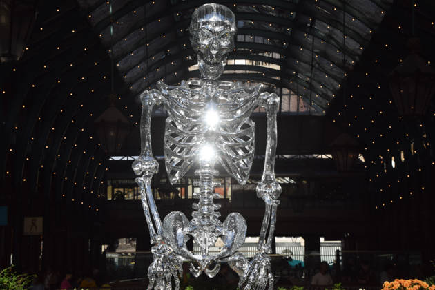 October 13, 2026, London, England, United Kingdom: The Halloween decorations have been unveiled at Covent Garden Market. London United Kingdom - ZUMAv130 20261013_zip_v130_018 Copyright: xVukxValcicx