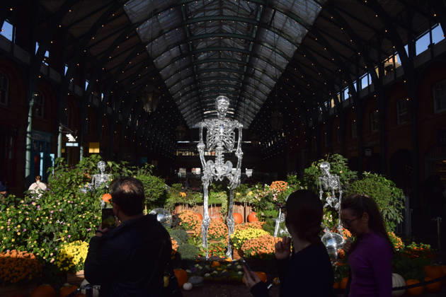 October 13, 2026, London, England, United Kingdom: The Halloween decorations have been unveiled at Covent Garden Market. London United Kingdom  - ZUMAv130 20261013_zip_v130_022 Copyright: xVukxValcicx