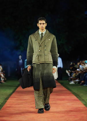 Lakme Fashion Week x FDCI Kicks Off in New Delhi New Delhi, Oct 13 (ANI): A model walks the ramp on the opening day of the Lakme Fashion Week x FDCI, at the France Embassy, in New Delhi on Tuesday. New Delhi Delhi India Copyright: xANIx ANI_20261013436