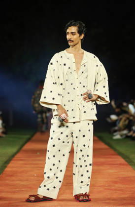 Lakme Fashion Week x FDCI Kicks Off in New Delhi New Delhi, Oct 13 (ANI): A model walks the ramp on the opening day of the Lakme Fashion Week x FDCI, at the France Embassy, in New Delhi on Tuesday. New Delhi Delhi India Copyright: xANIx ANI_20261013439