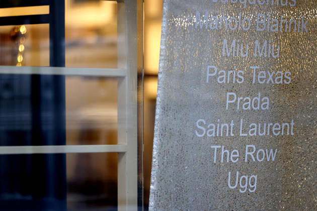 Overnight on Tuesday, shots were fired at stores on Mittelstraße in Cologne. Police conducted an on-site investigation and collected evidence. In recent months, there have been several incidents in which stores and restaurants were hit by bullets; and extortion could be a possible motive. Observers also recall th Copyright: xChristophxHardtx
