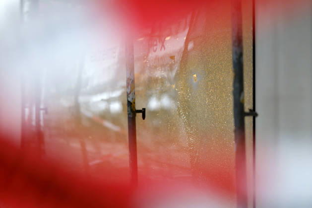 Overnight on Tuesday, shots were fired at stores on Mittelstraße in Cologne. Police conducted an on-site investigation and collected evidence. In recent months, there have been several incidents in which stores and restaurants were hit by bullets; and extortion could be a possible motive. Observers also recall th Copyright: xChristophxHardtx