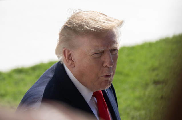 October 13, 2026, Washington, District Of Columbia, USA: United States President Donald J Trump speaks to reporters prior to departing for a campaign trip to Alaska, Nevada, Arizona and Montana from the South Lawn of the White House in Washington, DC, USA, on Tuesday, October 13, 2026 Washington USA  - ZUMAs152 20261013_faa_s152_035 Copyright: xRonxSachs-CNPx
