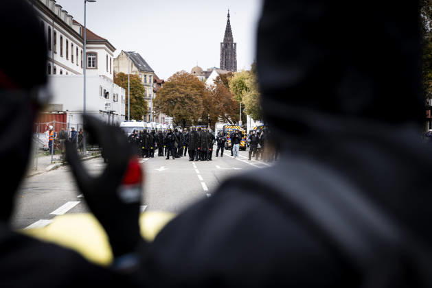 NEWS: Blocages de lycées en Alsace lors de la mobilisation étudiante. Strasbourg - France 13 10 2026 Des lycéens organisent de nouveaux blocages en Alsace le 13 octobre 2026, avant des rassemblements prévus à Strasbourg et à Mulhouse, en France. Cette mobilisation témoigne de la colère croissante des élèves face aux problèmes liés à l’éducation. Strasbourg  Copyright: xx
