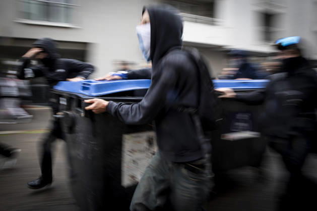NEWS: Blocages de lycées en Alsace lors de la mobilisation étudiante. Strasbourg - France 13 10 2026 Des lycéens organisent de nouveaux blocages en Alsace le 13 octobre 2026, avant des rassemblements prévus à Strasbourg et à Mulhouse, en France. Cette mobilisation témoigne de la colère croissante des élèves face aux problèmes liés à l’éducation. Strasbourg  Copyright: xx