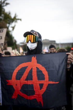 NEWS: Blocages de lycées en Alsace lors de la mobilisation étudiante. Strasbourg - France 13 10 2026 Des lycéens organisent de nouveaux blocages en Alsace le 13 octobre 2026, avant des rassemblements prévus à Strasbourg et à Mulhouse, en France. Cette mobilisation témoigne de la colère croissante des élèves face aux problèmes liés à l’éducation. Strasbourg  Copyright: xELYXANDROxCEGARRAx
