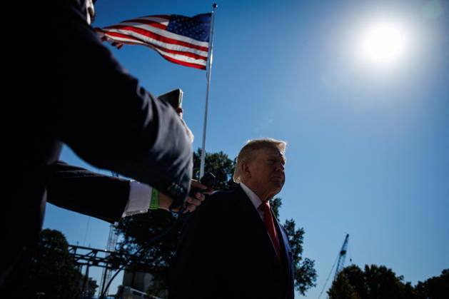 DC: President Trump Departs the White House President Donald Trump speaks to members of the media before departing from the South Lawn of the White House in Marine One on October 13, 2026 in Washington, D.C. Trump is heading to Wasilla, Alaska for a midterm campaign rally in support of Senator Dan Sullivan and Representative Nick Begich before heading to Las Vegas, Nevada where he will spend the night. (Photo by Samuel Corum Pool ABACAPRESS.COM) Washington DC United States  Copyright: xPool ABACAx