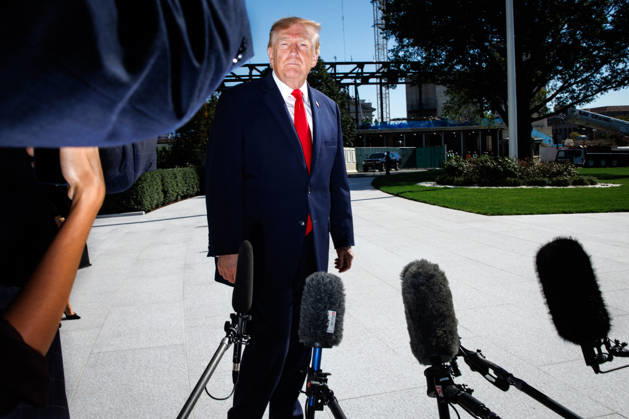 DC: President Trump Departs the White House President Donald Trump speaks to members of the media before departing from the South Lawn of the White House in Marine One on October 13, 2026 in Washington, D.C. Trump is heading to Wasilla, Alaska for a midterm campaign rally in support of Senator Dan Sullivan and Representative Nick Begich before heading to Las Vegas, Nevada where he will spend the night. (Photo by Samuel Corum Pool ABACAPRESS.COM) Washington DC United States  Copyright: xPool ABACAx