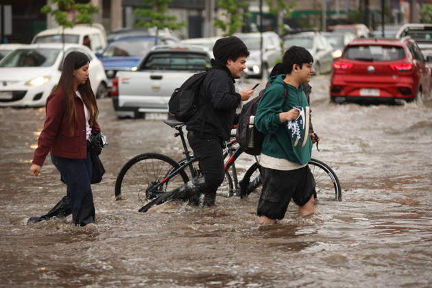 Santiago, October 13, 2026 Flooding in the Nuble subway underpass following this afternoon s thunderstorm in the Metropolitan Region Claudio Caceres Aton Chile, Santiago, Chile Aton 1199621  Copyright: CLAUDIOxCACERES ATONxCHILE