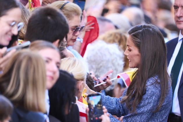 Spanish royals Visit to the Vicente Aleixandre nursery and primary school Queen Letizia of Spain visit to the Vicente Aleixandre nursery and primary school on October 13, 2026 in Ceuta, Spain King Felipe VI™s first visit to Ceuta as King, a city Spanish since the 17th century and claimed by Morocco, comes after this summer™s migration crisis. The previous royal visit, by Juan Carlos I and Queen Sofia in 2007, led Morocco to recall its ambassador. Photo by IMAGO MPG Ceuta Vicente Aleixandre nursery and primary school Ceuta Spain Copyright: xMPGx