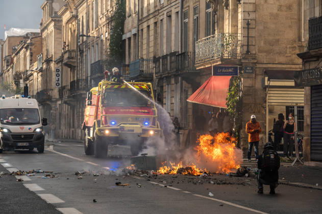 October 13, 2026, Bordeaux, Nouvelle-Aquitaine, France: High school students are protesting all over France, particularly here in Bordeaux. Their grievances are as follows: a shortage of staff, overcrowded class schedules, dilapidated infrastructure, a stressful college counseling process (career guidance), and deteriorating learning conditions. Bordeaux France - ZUMAh207 20261013_zip_h207_093 Copyright: xFabricexHebertx