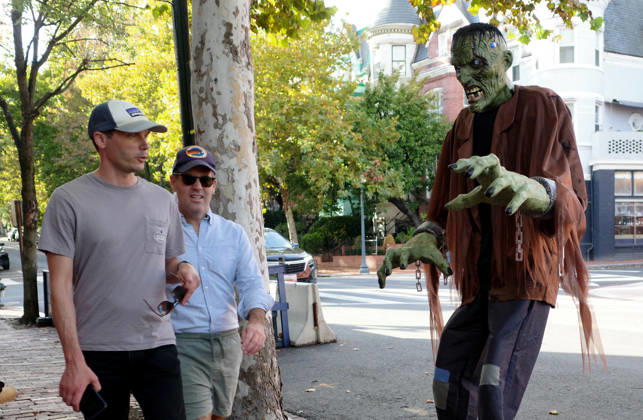 Halloween Decorations in Washington, DC Halloween themed decorations at a house downtown Washington, DC on October 13, 2026. Photo by Olivier Douliery ABACAPRESS.COM Washington Virginia United States  Copyright: xDoulieryxOlivier ABACAx