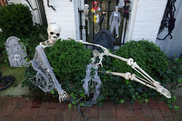 Halloween Decorations in Washington, DC Halloween themed decorations at a house downtown Washington, DC on October 13, 2026. Photo by Olivier Douliery ABACAPRESS.COM Washington Virginia United States  Copyright: xDoulieryxOlivier ABACAx