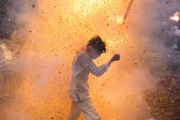 The vegetarian festival in Trang, Thailand. – 13 Oct 2026 Devotees set off firecrackers during a street procession in the Vegetarian Festival. The annual Vegetarian Festival is held in Bangkok and many parts of southern Thailand, including Trang, Phatthalung, and Phuket, where worshippers refrain from eating animal products over the nine days, coinciding with the celebration of the Nine Emperor Gods. Trang Thailand Copyright: xPeeraponxBoonyakiatx xSOPAxImagesx Peerapon-Boonyakiat-1458496