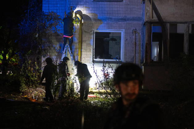 2 dead and 21 injured as Russian missile hits Kyiv residential building KYIV, UKRAINE - OCTOBER 14: Firefighters battle a blaze at a residential building struck by a Russian ballistic missile in Kyiv s Desnianskyi district on October 14, 2026. Kyiv Mayor Vitalii Klychko reported that 2 people were killed and 21 injured in the early-morning strike, while the Ukrainian Air Force stated that allies did not provide early launch intelligence. Danylo Antoniuk Anadolu Kyiv Ukraine. Editorial use only. Please get in touch for any other usage.  Copyright: x2026xAnadoluxDanyloxAntoniukx