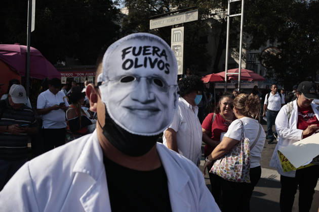 October 13, 2026, Mexico City, Cdmx, Mexico: Thousands of medical and healthcare workers from the Mexican Social Security Institute (IMSS) are staging a massive nationwide protest. In Mexico City, demonstrations are taking place at headquarters and hospitals, with the main march heading toward the union s offices; the march began at the government-run Siglo XXI Hospital which relies on federal funding and serves employees from various Mexican government agencies. The protest stems from workers demands for better working conditions, specifically addressing excessive workloads, unfilled vacancies across all departments, and the need for proper maintenance of clinical and hospital facilities as well as workplace safety standards. Other dema - ZUMAp204 20261013_zip_p204_023 Copyright: xJosuexPerezx