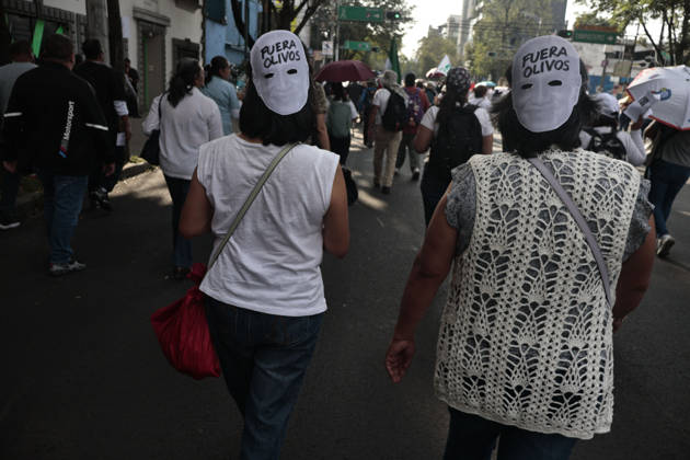 October 13, 2026, Mexico City, Cdmx, Mexico: Thousands of medical and healthcare workers from the Mexican Social Security Institute (IMSS) are staging a massive nationwide protest. In Mexico City, demonstrations are taking place at headquarters and hospitals, with the main march heading toward the union s offices; the march began at the government-run Siglo XXI Hospital which relies on federal funding and serves employees from various Mexican government agencies. The protest stems from workers demands for better working conditions, specifically addressing excessive workloads, unfilled vacancies across all departments, and the need for proper maintenance of clinical and hospital facilities as well as workplace safety standards. Other dema - ZUMAp204 20261013_zip_p204_055 Copyright: xJosuexPerezx